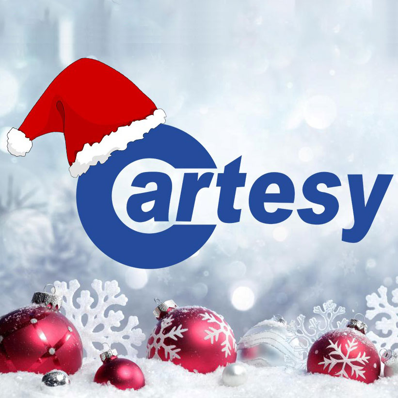 Cartesy Logo Blau auf Weihnachtshintergrund